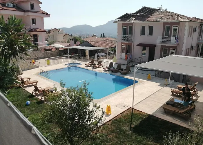 לינה וארוחת בוקר Bella Rose